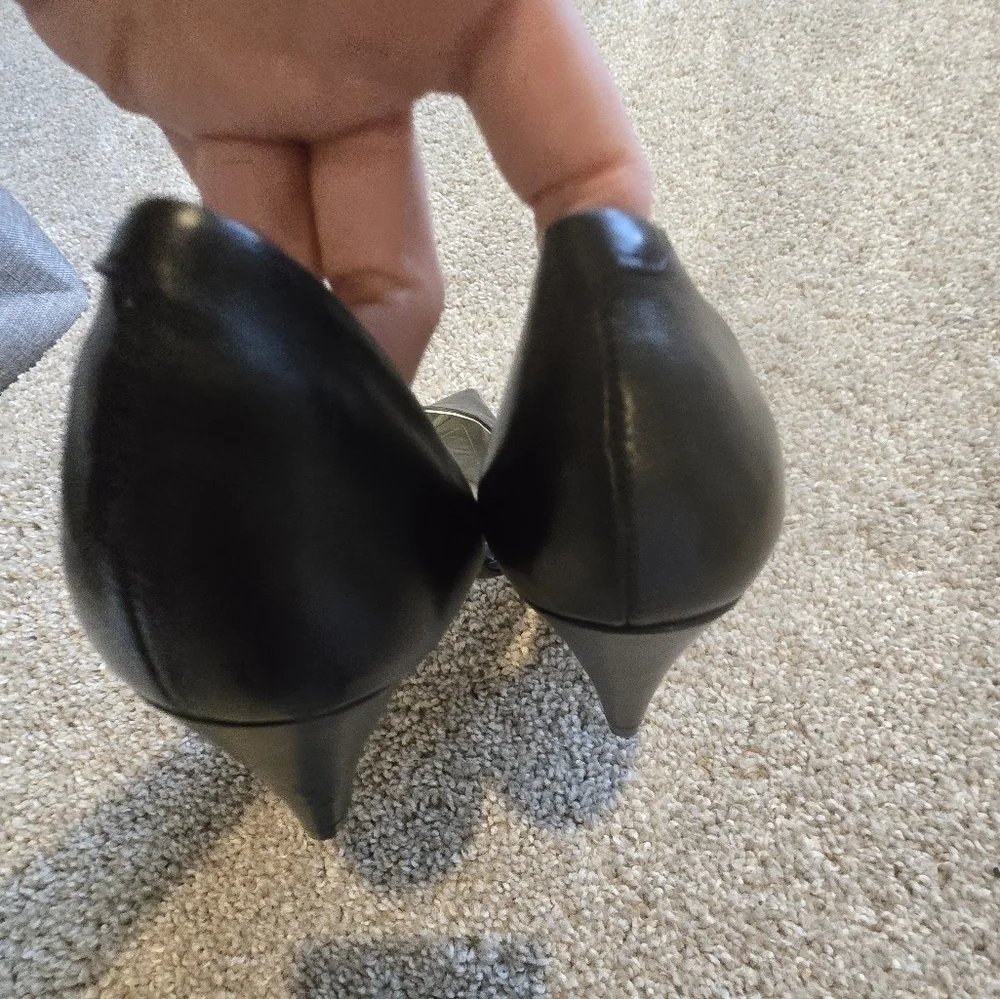 Kenneth Cole 925 Heels -Elegant Black Leather Women's Pumps